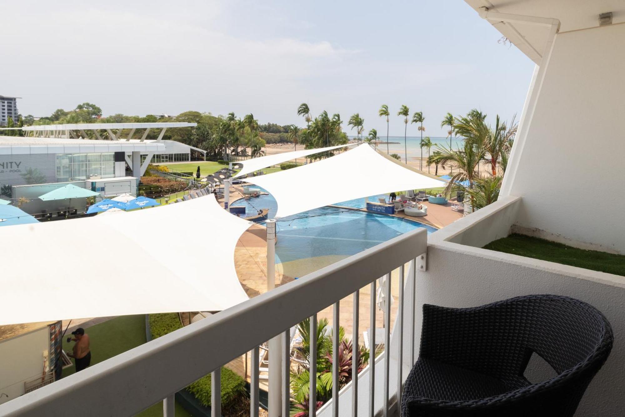 مندل بيتش كاسينو ومنتجع داروين المظهر الخارجي الصورة View from a balcony