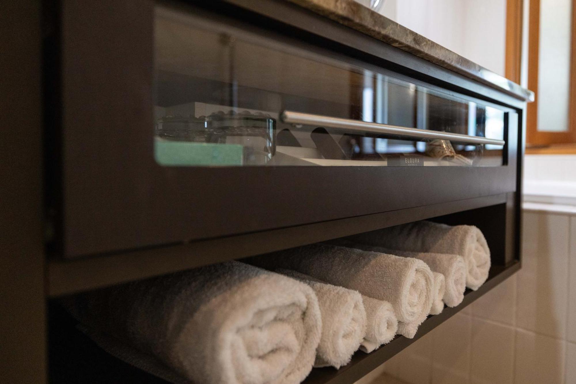 مندل بيتش كاسينو ومنتجع داروين المظهر الخارجي الصورة A towel warmer