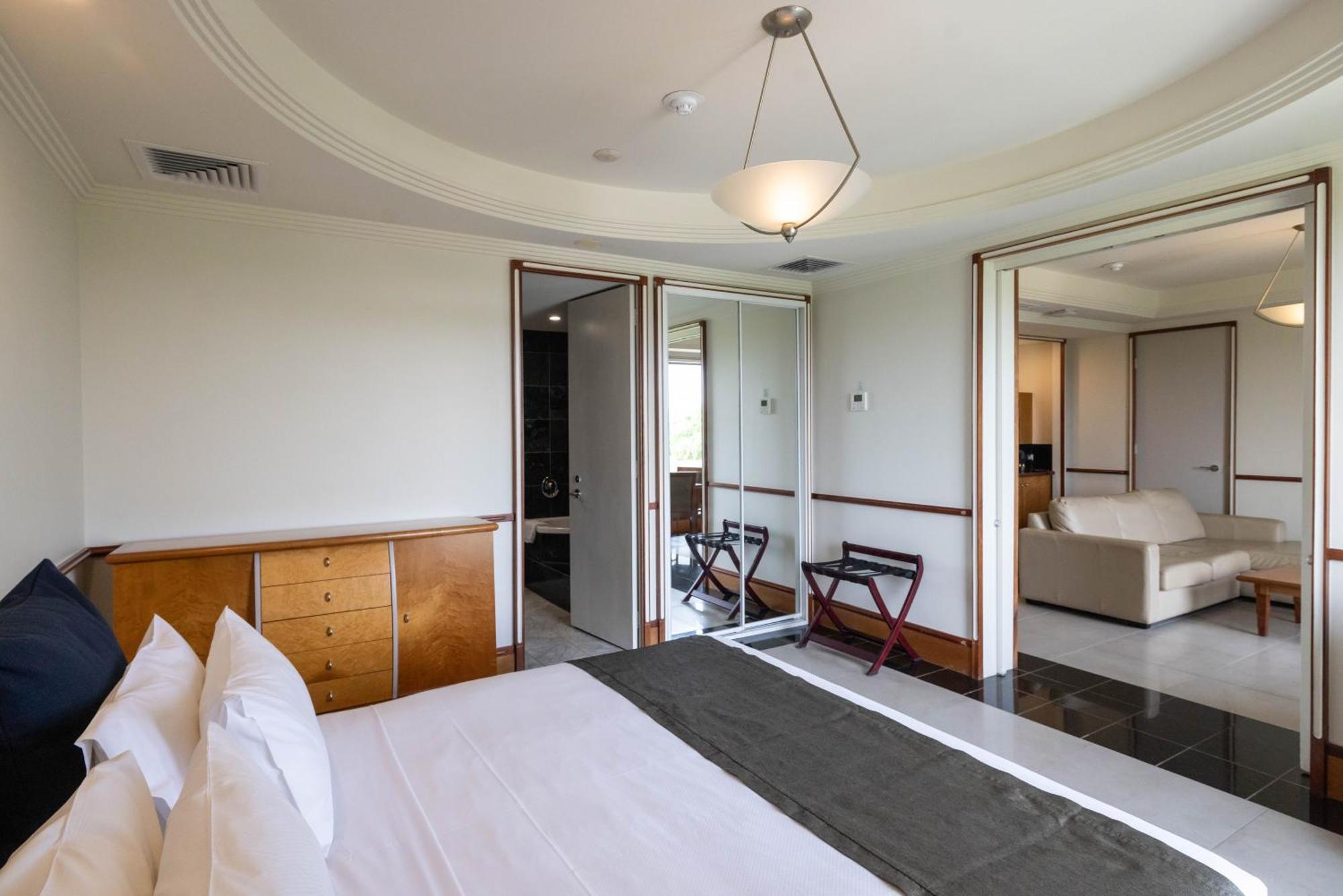 مندل بيتش كاسينو ومنتجع داروين المظهر الخارجي الصورة A suite at the hotel